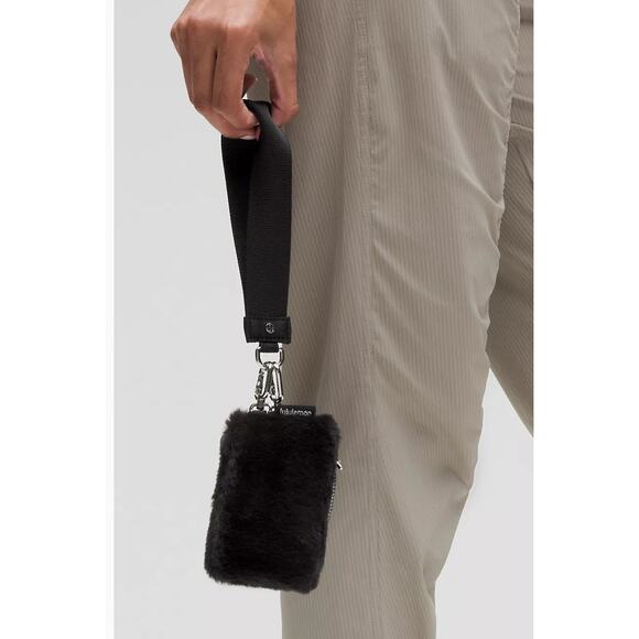 Lululemon Dual Pouch Wristlet Plush Fleece Black NWT Sold Out in stores … - Picture 3 of 7
